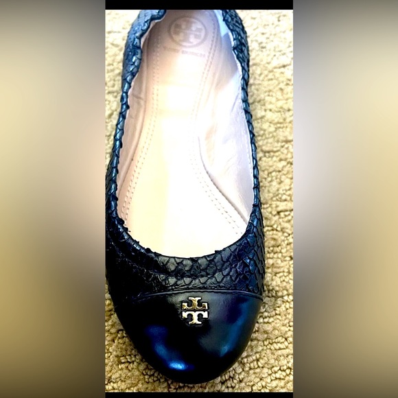 TORI BURCH LEATHER SNAKESKIN BALLET FLATS SHOES W/ LOGO 5.5 NEW - Picture 4 of 7
